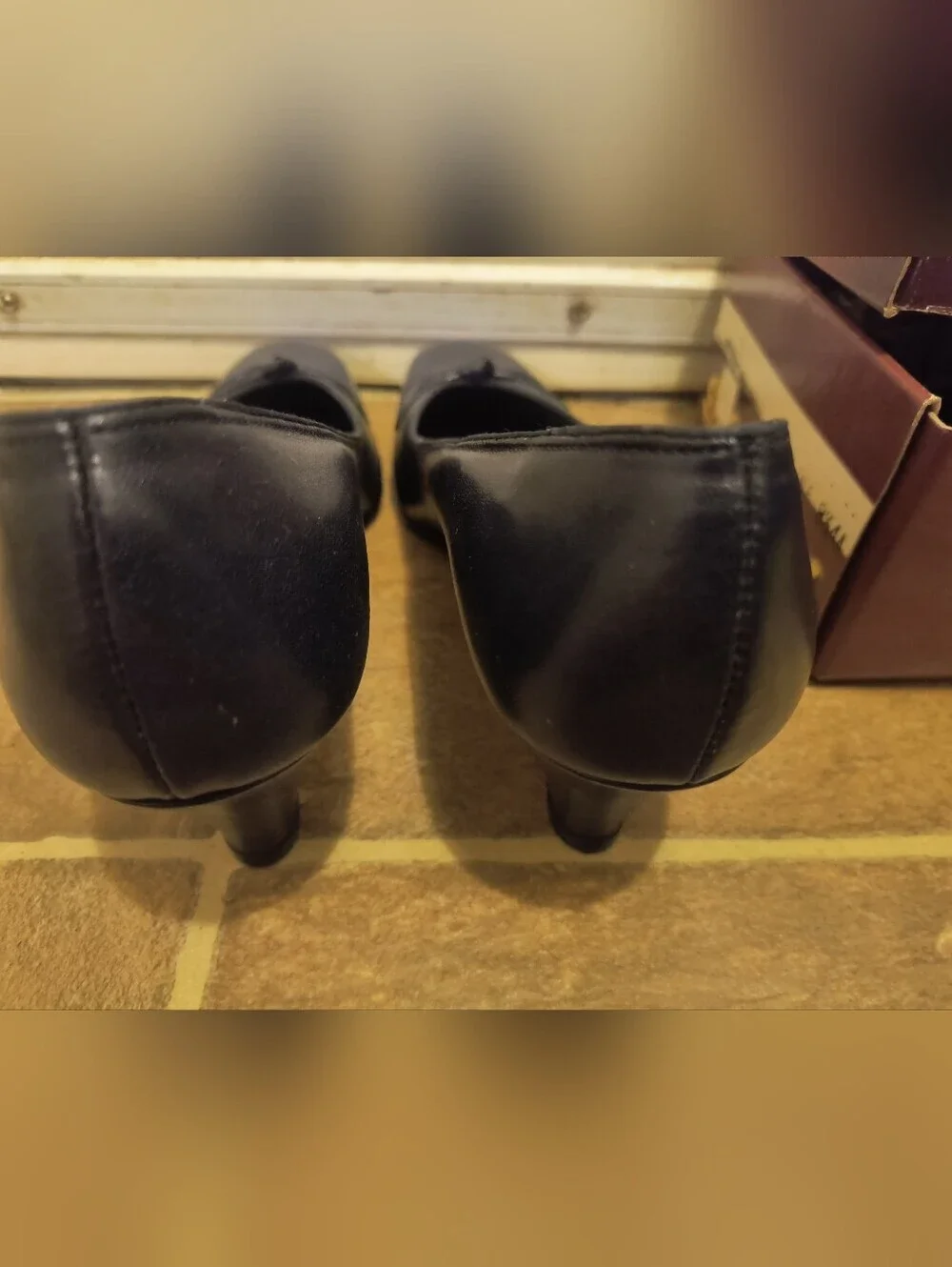 Vintage 80s 90s Selby Crystal Navy Blue Leather Pumps Bow Toe 8.5 AAAA Narrow